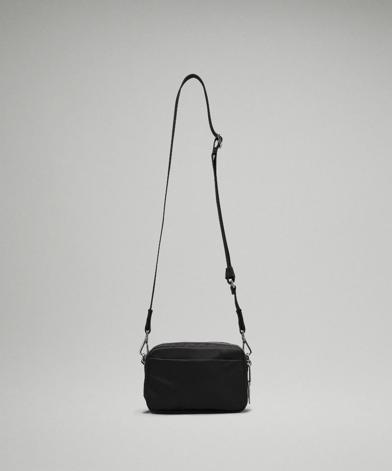LULULEMON EVERYWHERE CROSSBODY BAGMETAL HARDWARE ONE SIZE - BLACK - Like New