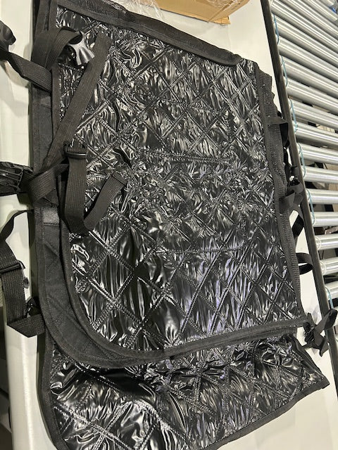 GENERIC 6 IN 1 DOG SEAT COVER FOR CARS TRUCKS AND SUVS - BLACK - Like New