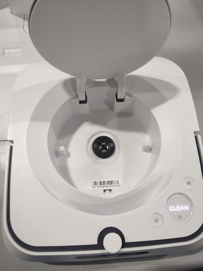 IROBOT BRAAVA JET M6 6110 ULTIMATE ROBOT MOP WI-FI CONNECTED - WHITE - Like New