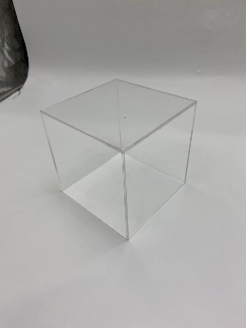 THYLE ACRYLIC SQUARE VASES 5" X 5" X 5" FOR EVENT PARTY, - Scratch & Dent
