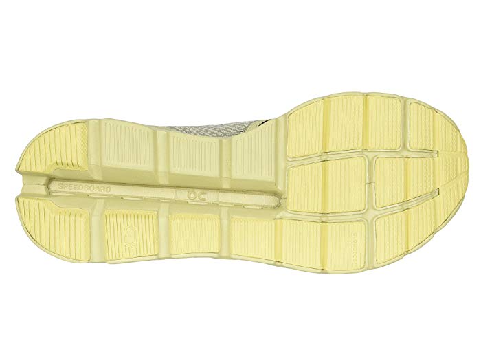 ON RUNNING ON CLOUDSTRATUS PISTACHIO / GRAY SIZE 9 - Like New