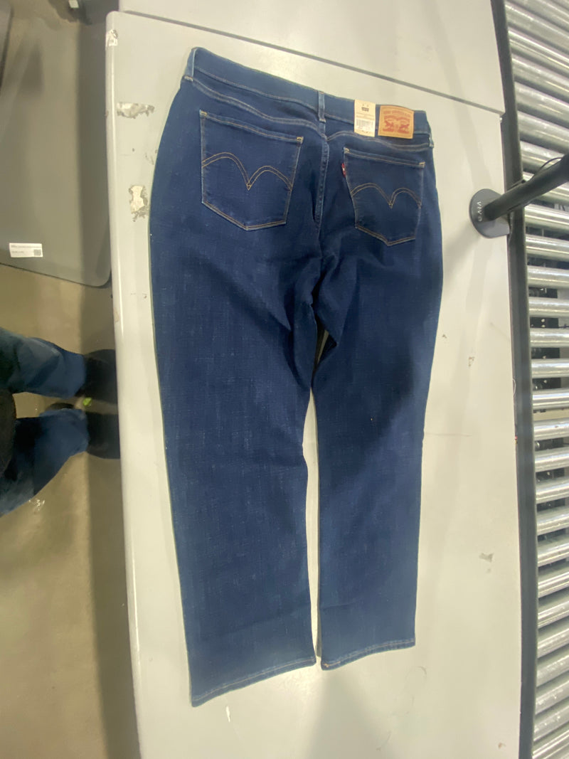 LEVI'S CLASSIC STRAIGHT FIT WOMEN'S JEANS 32 (14S) - SIZE: WOMEN 32 - Brand New