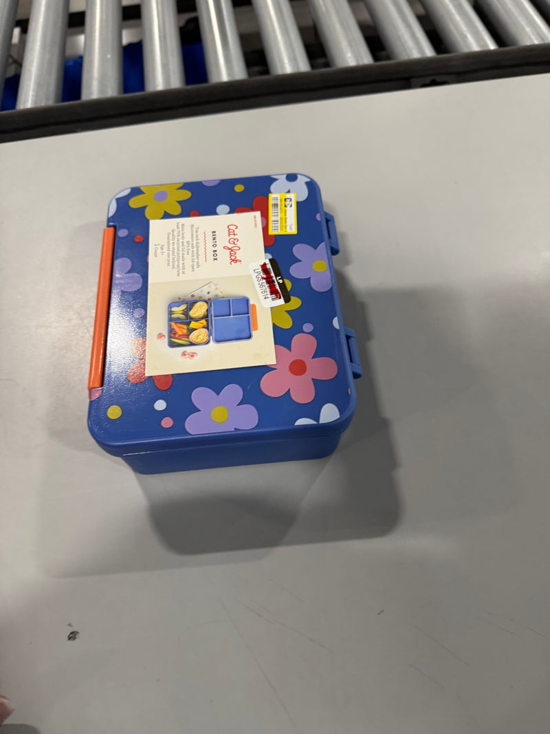 CAT & JACK SNACK CONTAINER - Like New