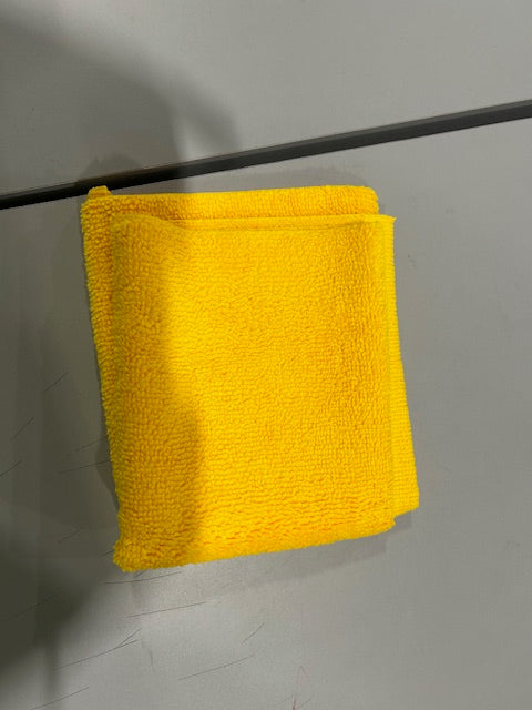 GENERIC YELLOW 16" BY 12" WASH CLOTH - YELLOW - Like New