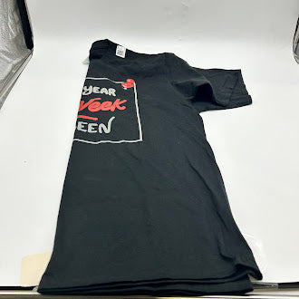 PORT&COMPANY WHAT A YEAR THIS WEEK HAS BEEN PREMIUM T-SHIRT - SIZE MEN L - BLACK - Like New