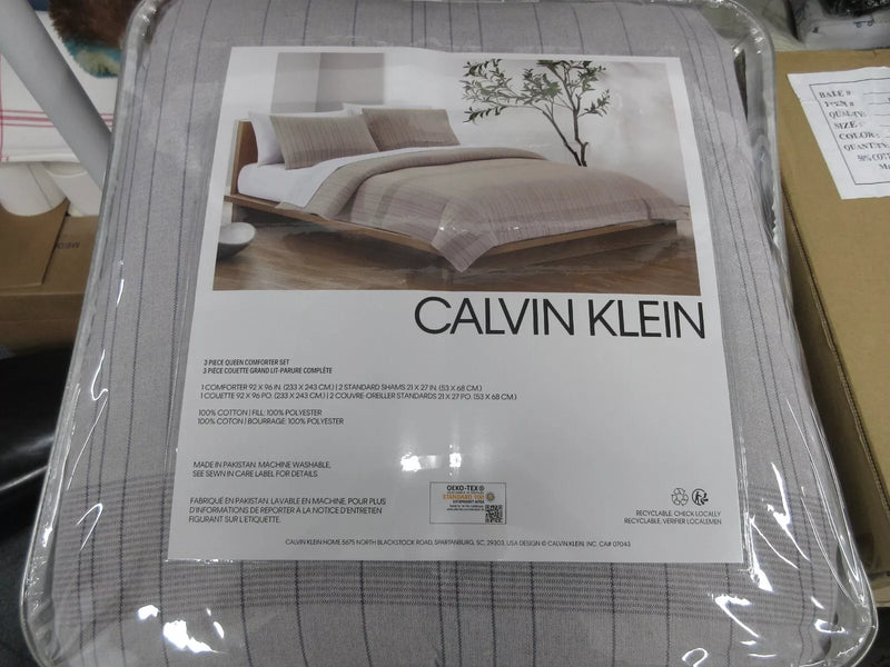 CALVIN KLEIN KING SIZE 3-PIECE COTTON REVERSIBLE STRIPE COMFORTER SET - GRAY - Like New