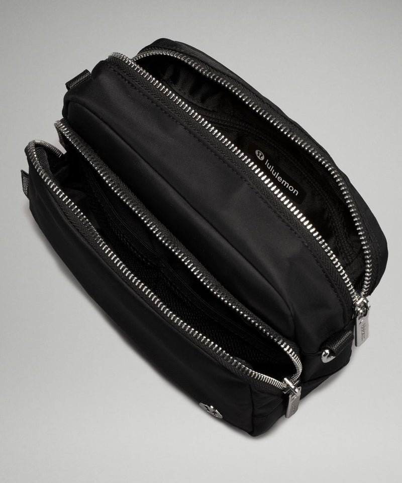 LULULEMON EVERYWHERE CROSSBODY BAGMETAL HARDWARE ONE SIZE - BLACK - Like New