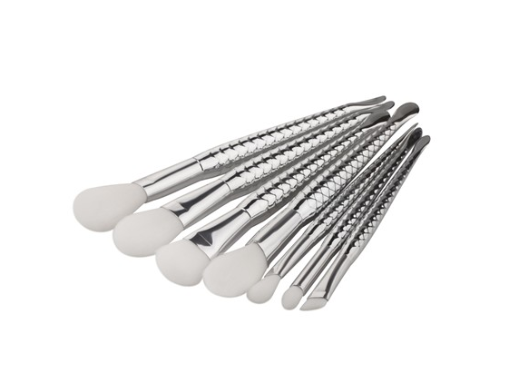 LA SANTE 7-PIECE SET: DESIGNER MAKEUP BRUSHES - SILVER - Like New