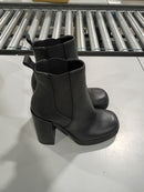 STEVE MADDEN WOMENS TRIPLE - SIZE: WOMEN 8 - BLACK - Like New