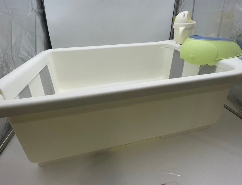 GENERIC COLLAPSIBLE BABY BATHTUB WITH SMART TEMPERATURE DISPLAY - WHITE/GRAY - Like New