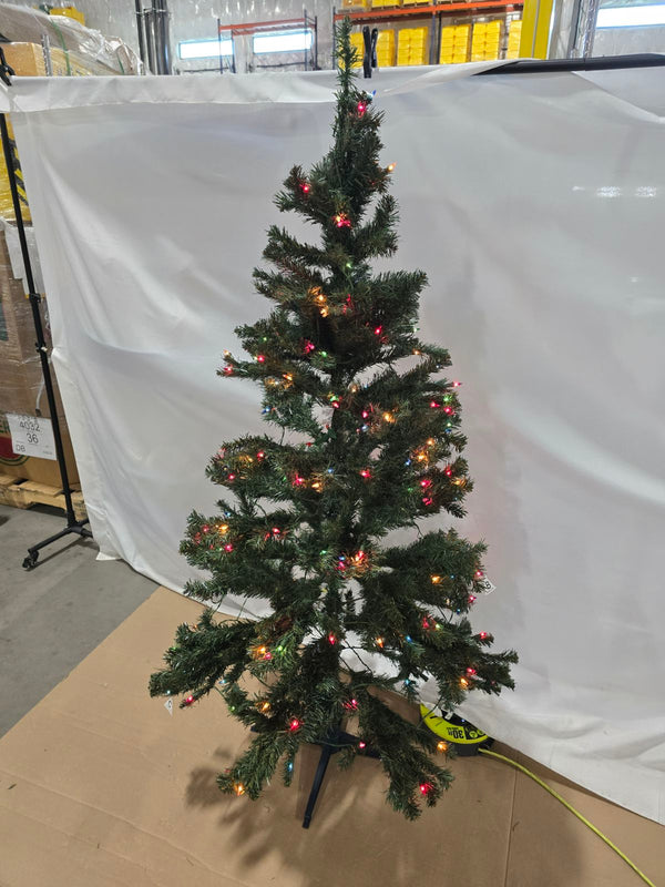 GENERIC ARTIFICIAL CHRISTMAS TREE 6FT -GREEN - Like New