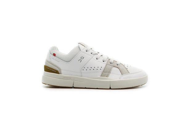 48.99138 ON RUNNING ON THE ROGER CLUBHOUSE TENNIS SNEAKER, SIZE 7.5 WHITE/BRONZE Like New