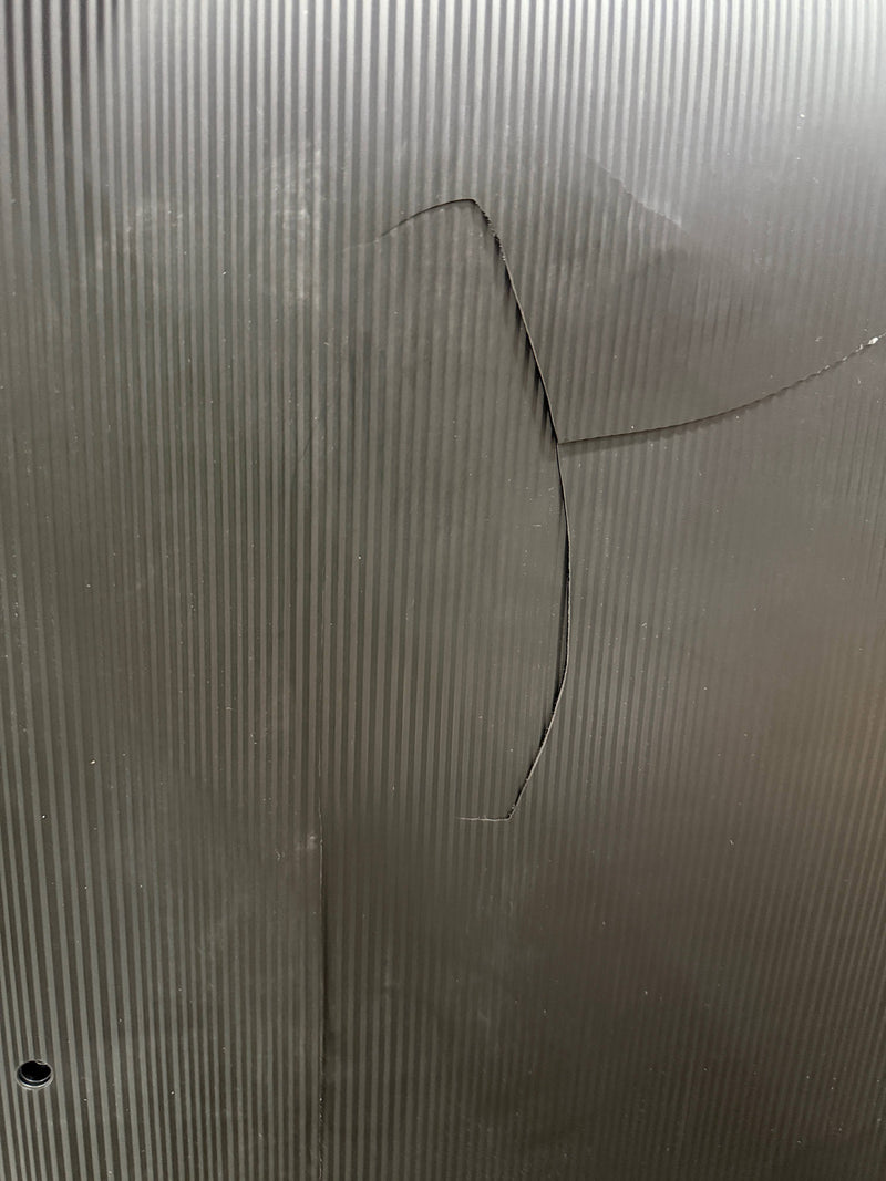 SAMSUNG 98” CLASS Q80C QLED 4K UHD SMART TIZEN TV stand also missing - Like New