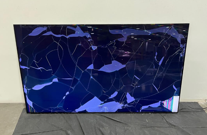 For Parts: SAMSUNG 65” Class QN90BD Samsung Neo QLED 4K CRACKED SCREEN MISSING COMPONENTS