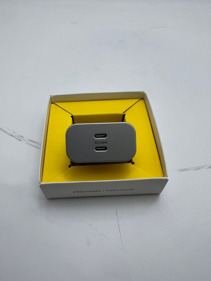 OTTERBOX PREMIUM PRO WALL CHARGER FAST CHARGE 60W - WHITE - Like New