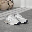 NEW BALANCE MEN'S 520 V7 RUNNING SHOES - SIZE: MEN 10.5 - WHITE GRAY - Like New