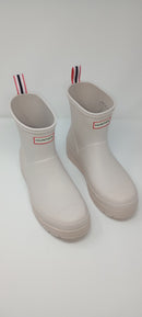 HUNTER WOMENS PLAY SHORT BOOT - SIZE: WOMEN 9M (AU/UK W7) - OFF WHITE/CAST - Like New