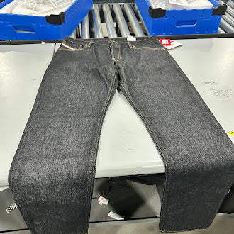 DIESEL 1995 STRAIGHT JEANS - SIZE: MEN W34X32L - DARK PITCH BLACK - Brand New