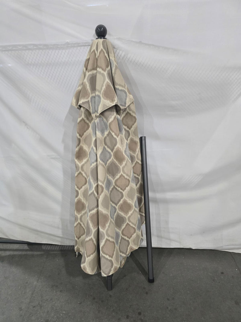 CALIFORNIA UMBRELLA PARKSIDE SERIES 9 FT ALUMINUM POLE - MULTICOLOR - Like New