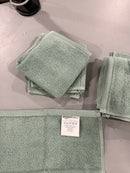 AMAZON BASICS 6 PACK OIL GREEN WASH CLOTHS 12X12IN 100% COTTON - OIL GREEN - Like New
