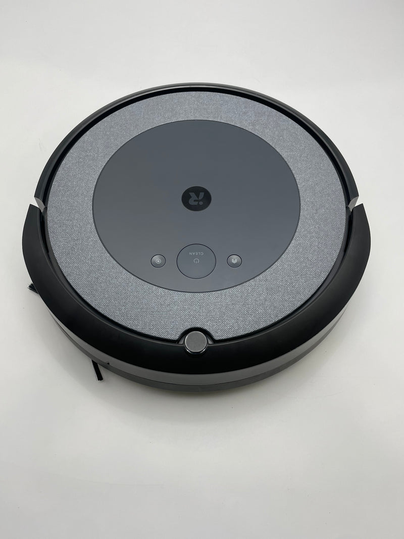 iRobot Roomba i3 3158 Wi-Fi Connected Robot Vacuum i315820 - Black Like New