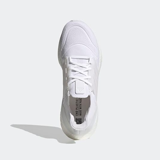 ADIDAS ULTRABOOST 22 - SIZE 10.5 - CLOUD WHITE - Like New