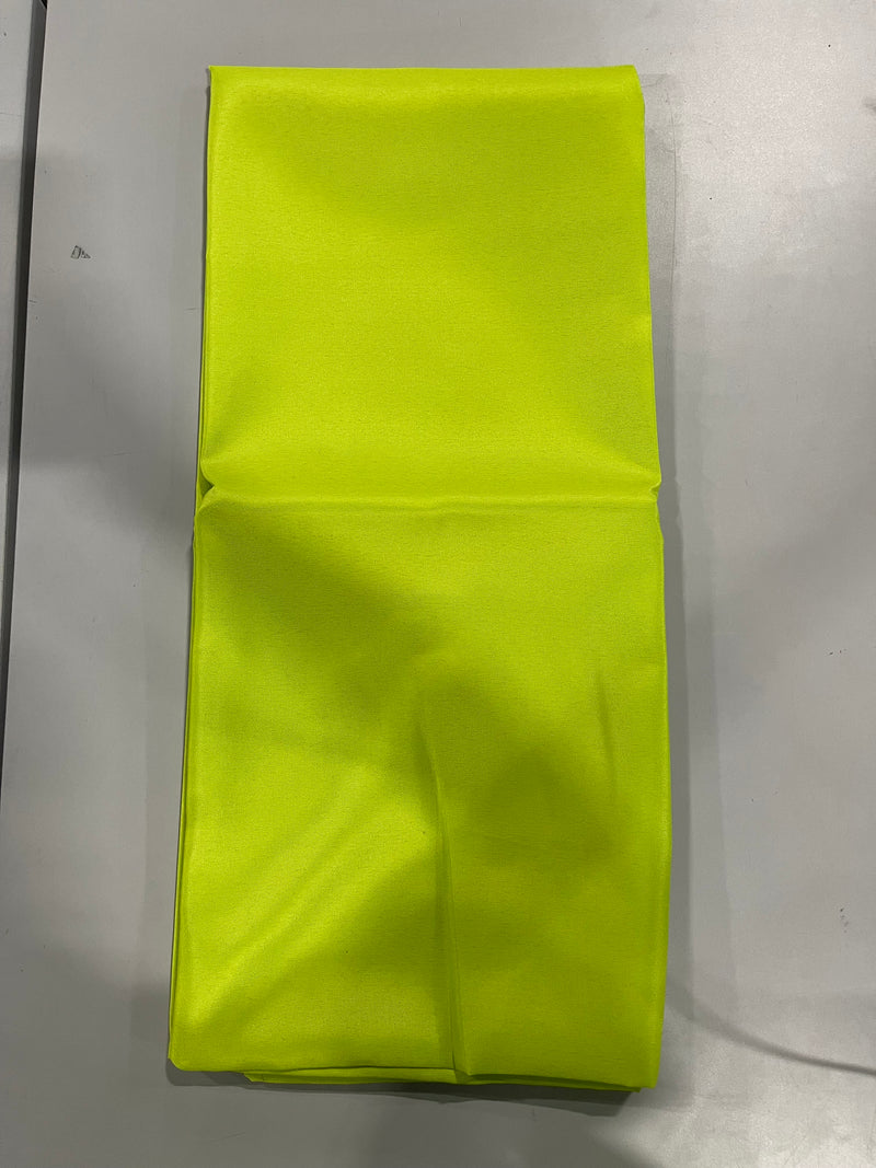 SANCUA SQUARE TABLECLOTH 60 X 60 INCH - APPLE GREEN - Like New