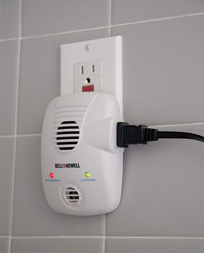 Bell + Howell Electromagnetic Ultrasonic Pest Repellers 50103 - WHITE - Like New