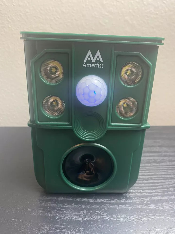 AMERFIST SOLAR ULTRASONIC ANIMAL REPELLER - AR18 - Like New