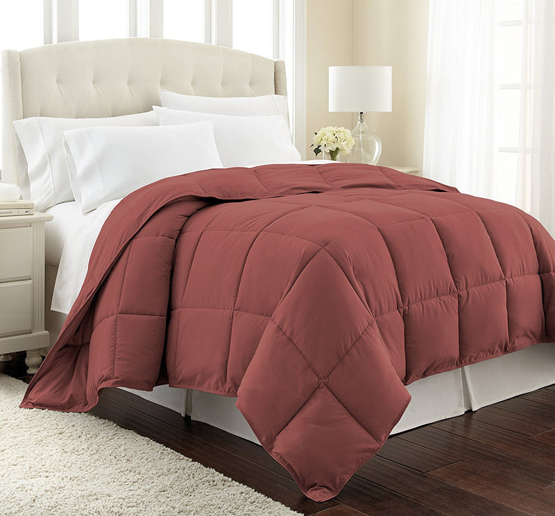 VILANO SPRINGS PREMIUM QUALITY OVER-SIZED ALL-SEASON DOWN-ALTERNATIVE COMFORTER - Like New