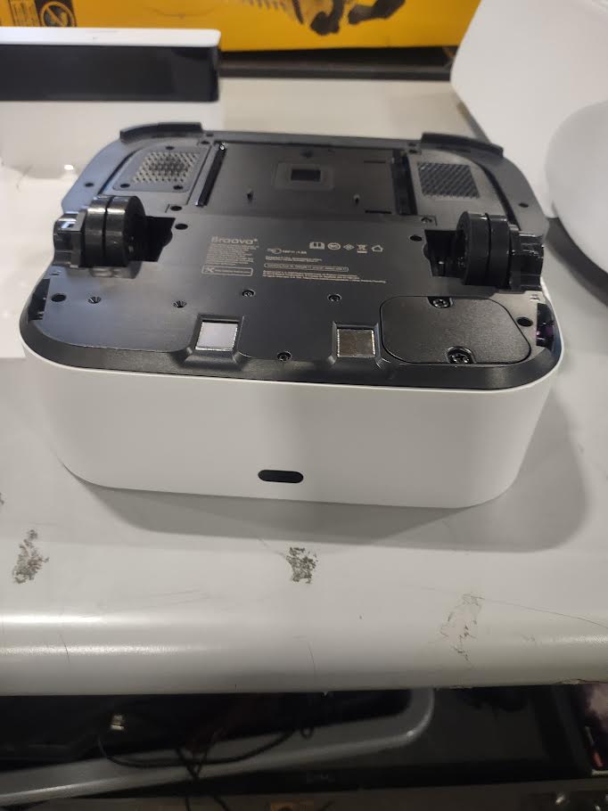 IROBOT BRAAVA JET M6 6110 ULTIMATE ROBOT MOP WI-FI CONNECTED - WHITE - Like New