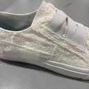 BLOWFISH MALIBU WOMEN'S MARLEY FASHION SNEAKER - 9 - WHITE FLOWERS DESIGN - Like New