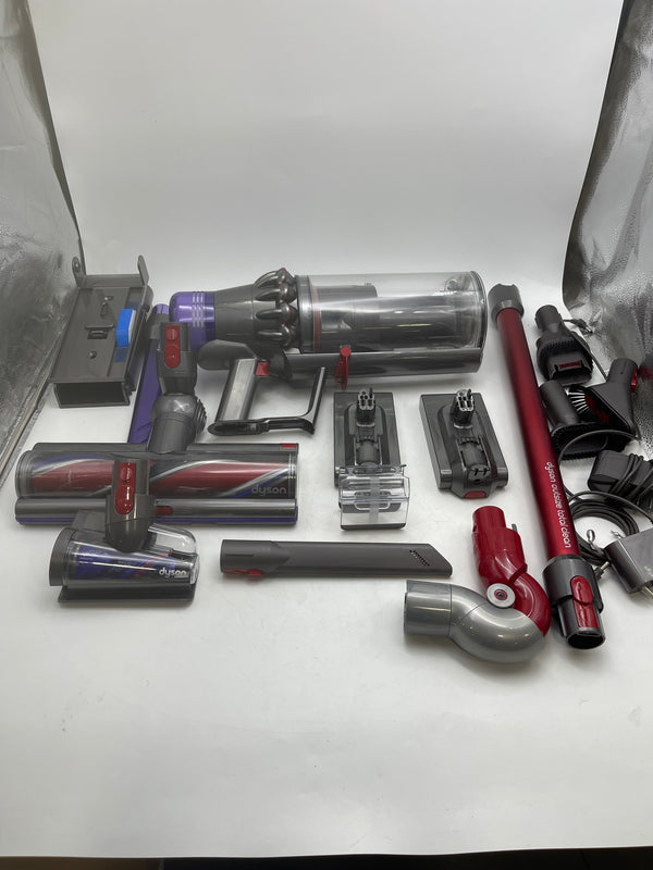 Dyson V11 Outsize Cordless Vacuum Cleaner - 298706-01 - Nickel/Red Like New