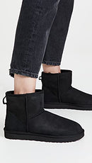 1016222 UGG Women Classic Mini II Boot Black Size 6 - Like New