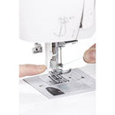 SINGER SIMPLE 3337 SEWING MACHINE - WHITE - Like New