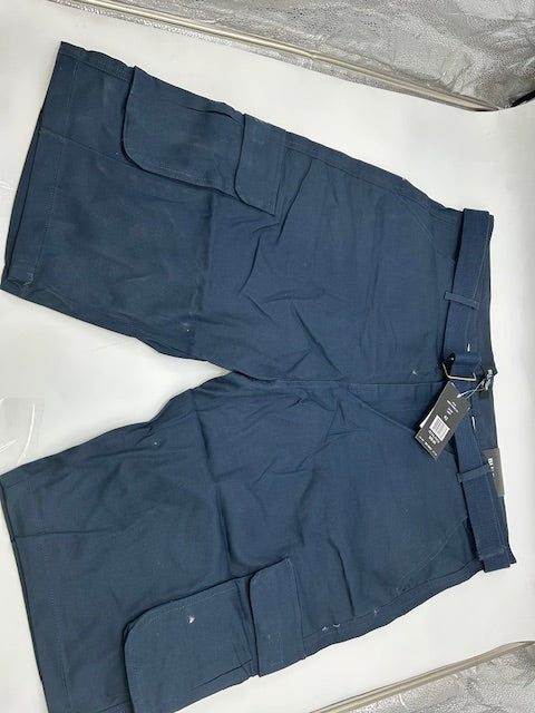 BLUE ROCK NEW YORK, STRETCH FABRIC CARGO SHORTS - SIZE: MEN 42 - NAVY - Like New
