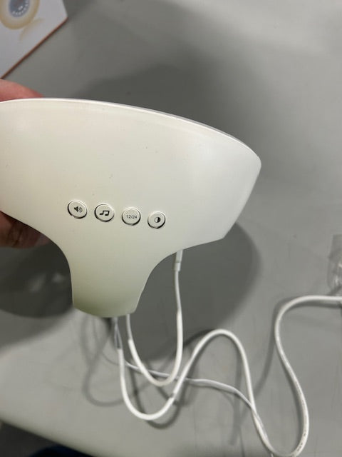 6 COLORS LED DIGITAL ALARM CLOCK WAKE UP LIGHT SMART SNOOZE FUNCTION - MULTI - Like New