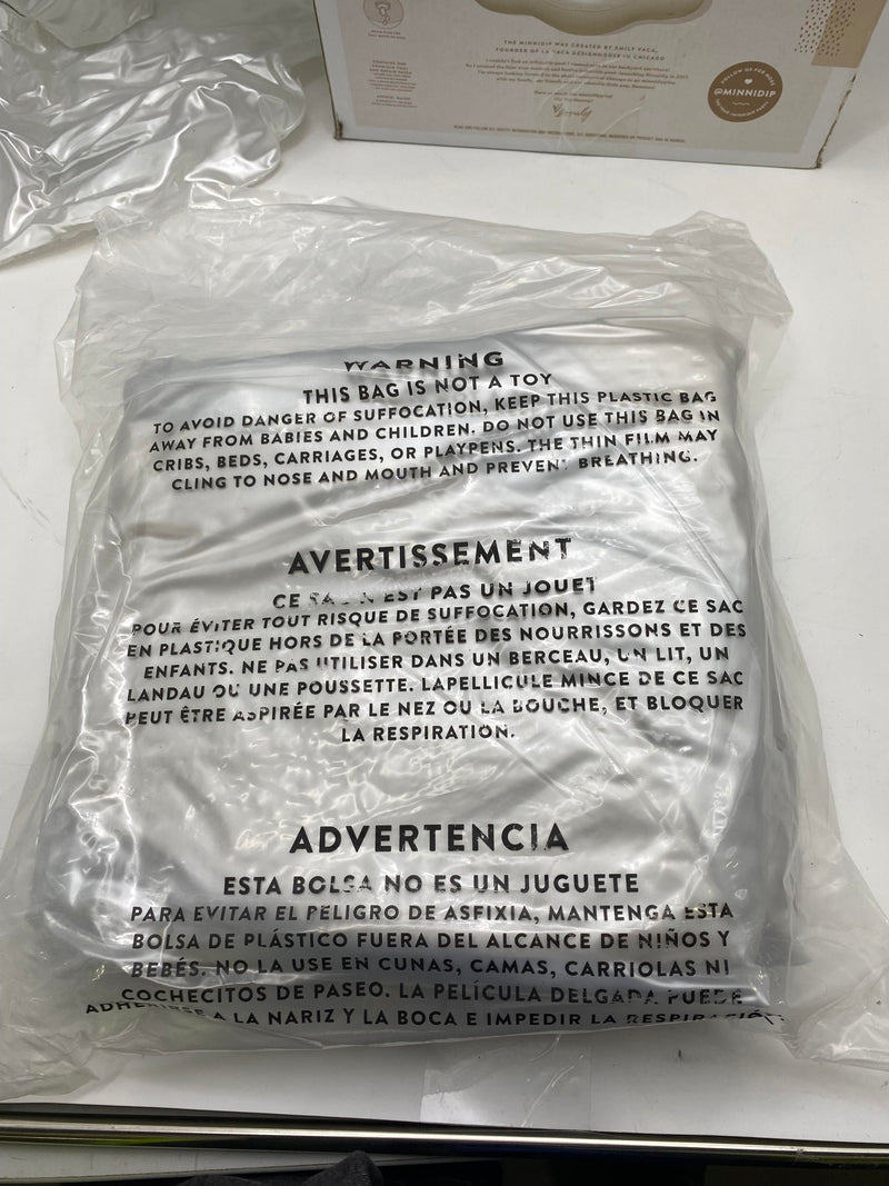 MINNIDIP EXCLUSIVE RESORT COLLECTION FOUNTAIN PLAY SPRINKLER - PEARL - Like New