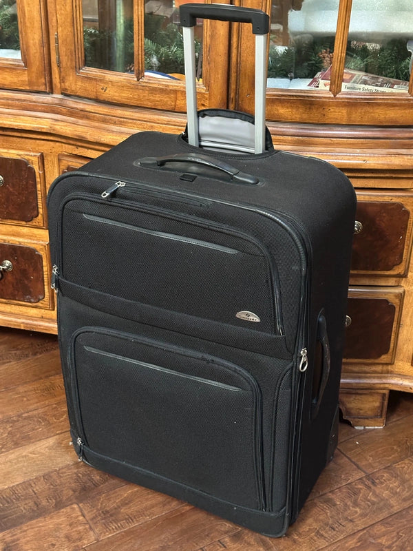 SAMSONITE 30" EXPANDABLE UPRIGHT SUITER 30X21X10"(EXPANDS TO 12") - BLACK - Like New