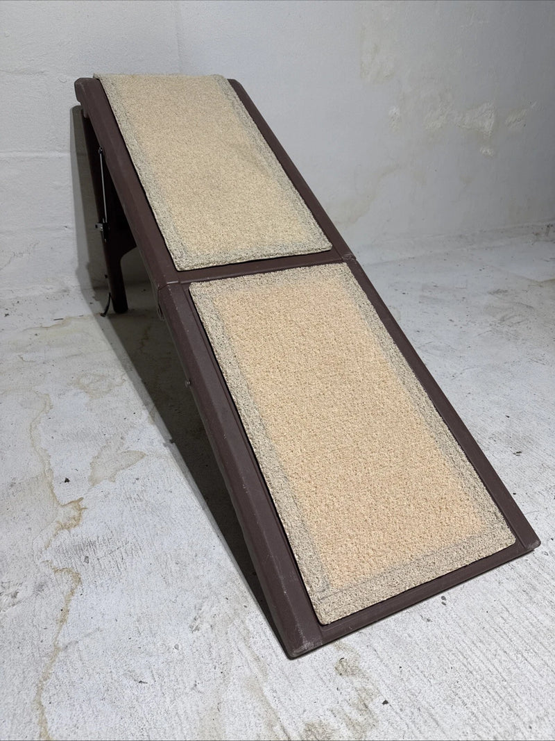 PET GEAR PG9955CH FREE-STANDING PET RAMP - BROWN - Scratch & Dent