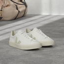 CP0501537A VEJA WOMEN CAMPO SNEAKERS EXTRA WHITE/NATURAL SUEDE SIZE 7 W - Like New