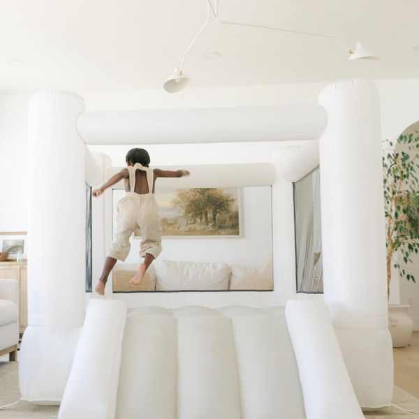 SMOL INFLATABLE 8' X 8' TUMBLE BOUNCE HOUSE - NEUTRAL - Like New