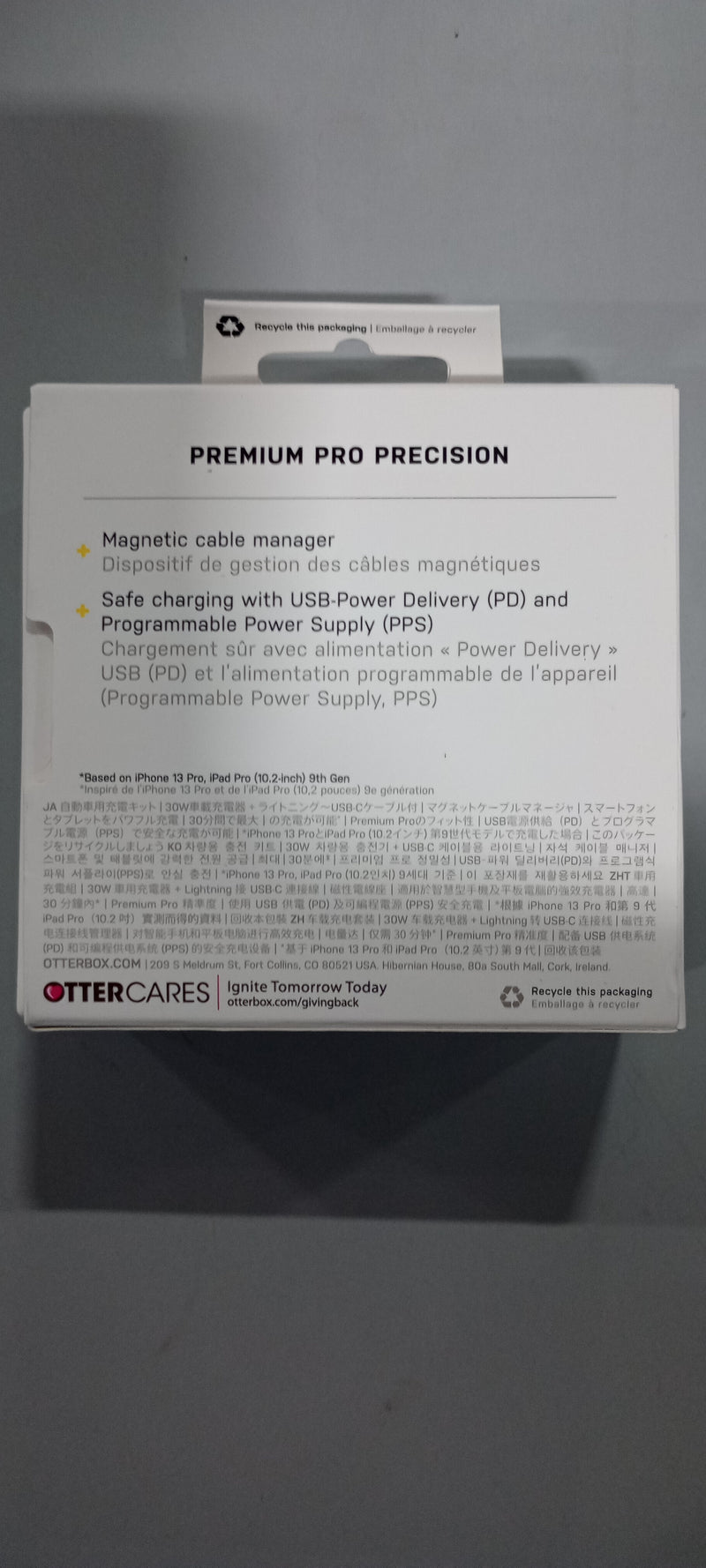 OTTERBOX 30W USB-C PD PREMIUM PRO CLA W/200CM USB-C TO LIGHTNING BRAIDED - BLACK - Like New