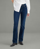 LEVI'S WOMEN'S CLASSIC BOOTCUT JEANS - SIZE: 33X32 - COBALT MARCH - DARK INDIGO - Like New