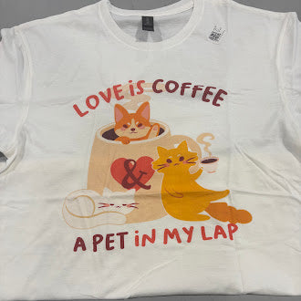 GILDAN LOVE IS COFFEE AND A PET IN MY LAP T SHIRT - SIZE: WOMEN M - WHITE - Like New