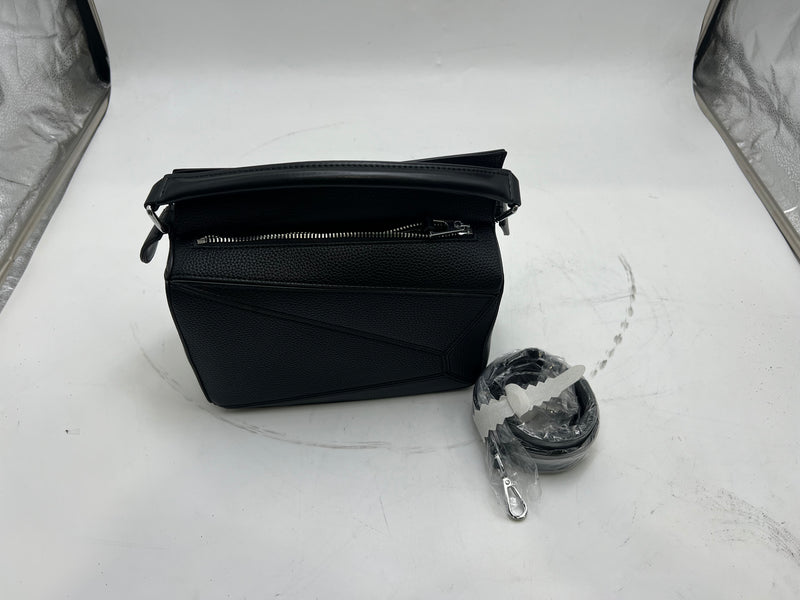 GENERIC WOMENS GEOMETRIC PURSE - BLACK - Like New