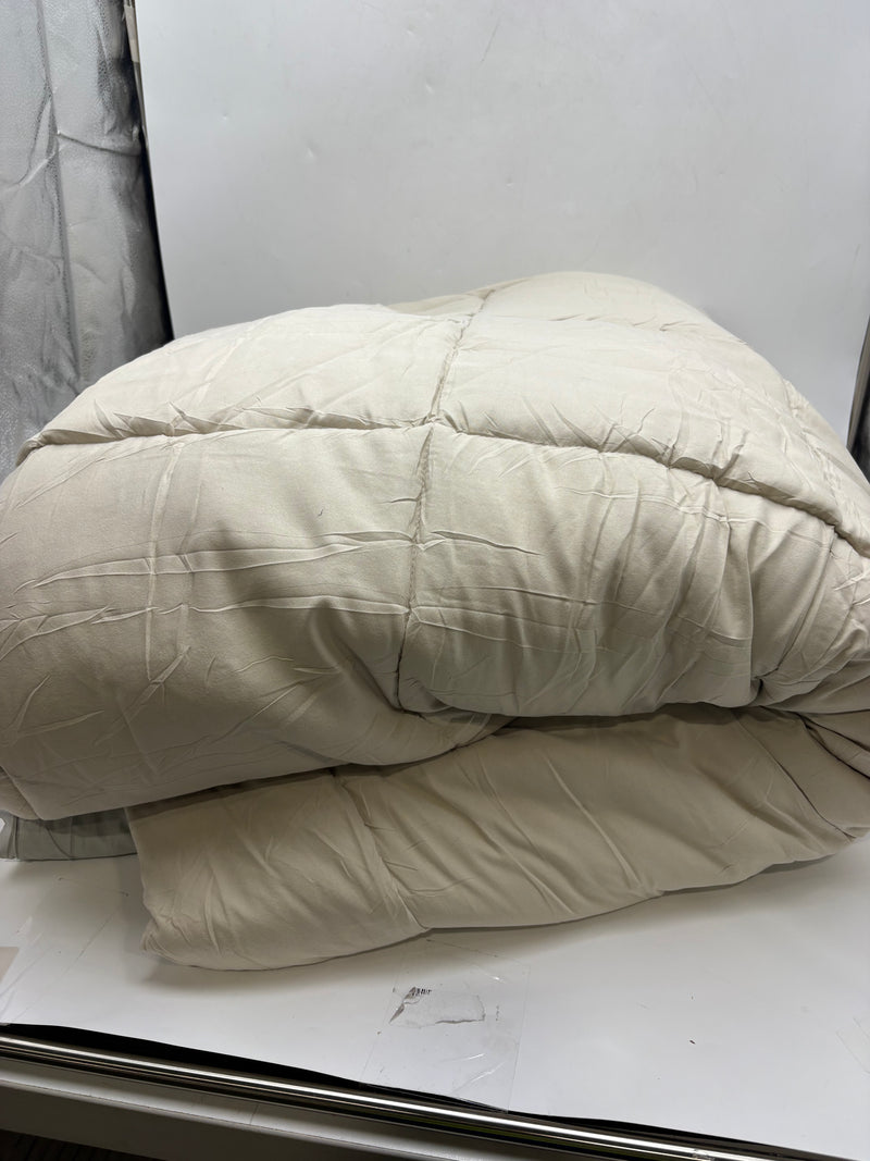 NESTL 102X90 KING DOWN ALTERNATIVE COMFORTER - BEIGE/GRAY - Like New