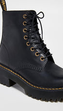 23921001 Dr. Martens Women's Shriver Hi Fashion Boot Black Burnished Wyoming 7 Like New