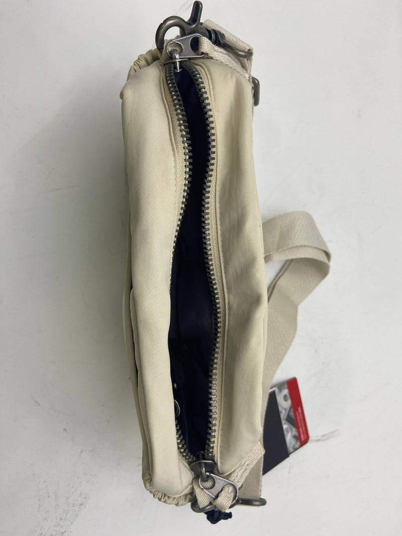 OGIO RISE WOMEN'S BAG COLLECTION, CROSSBODY - VANILLA CRÈME - Brand New