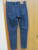 LEVI'S WOMEN'S CLASSIC STRAIGHT JEANS - SIZE: WOMEN 6M W28XL30 - BLUE - Like New